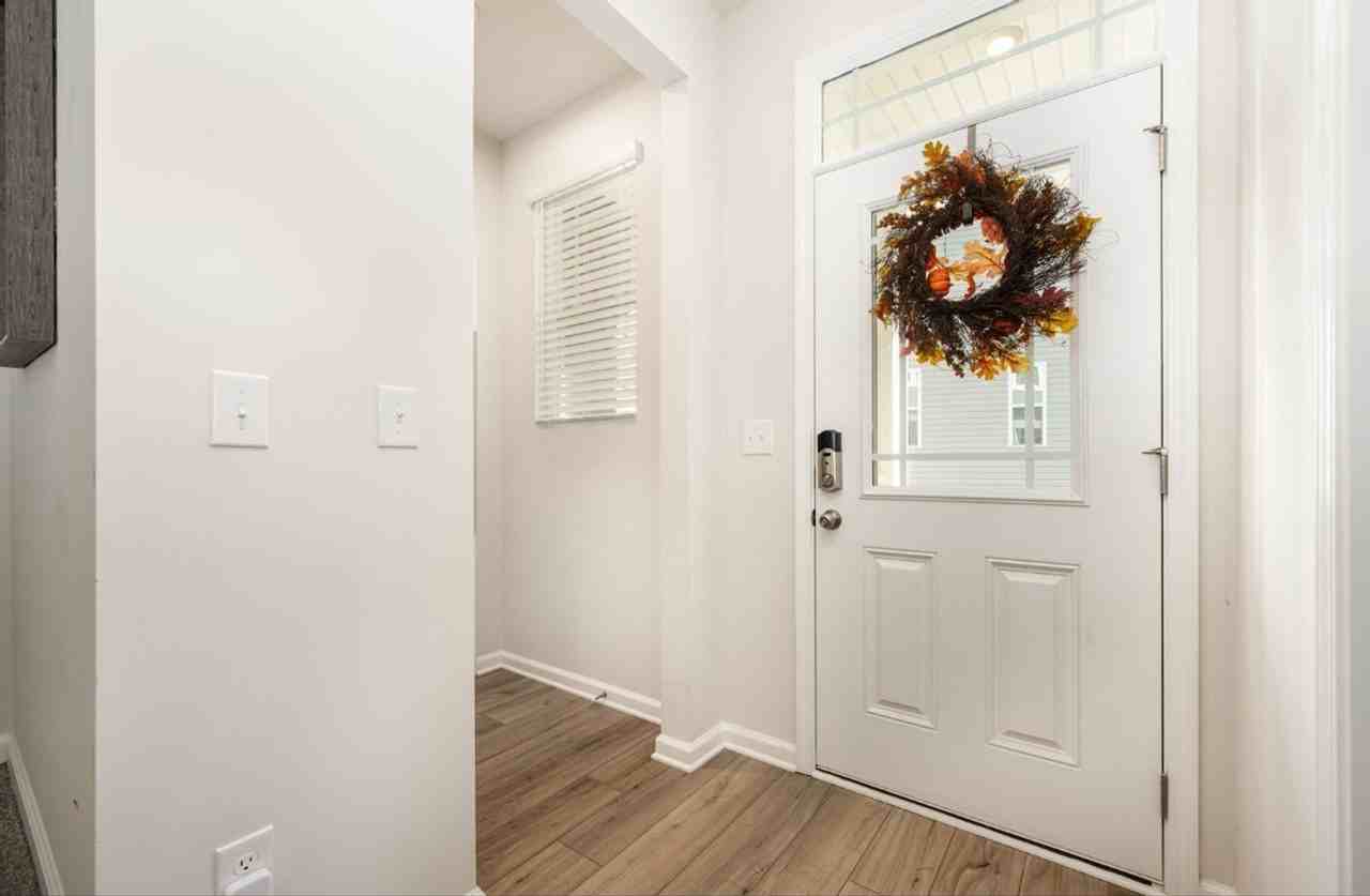 11226 Bartrams Way - Photo 6 of 23