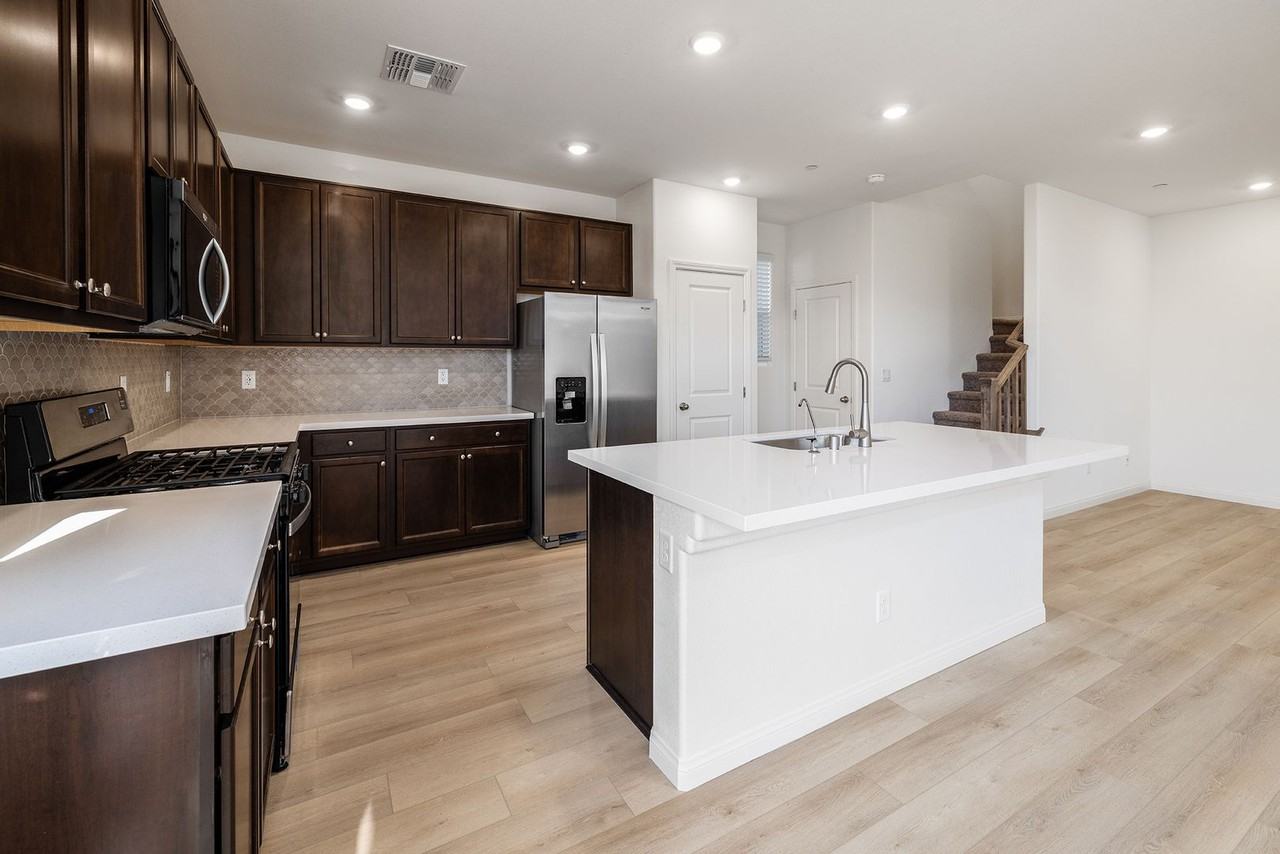 9541 Marsh Aster St - Photo 2 of 31