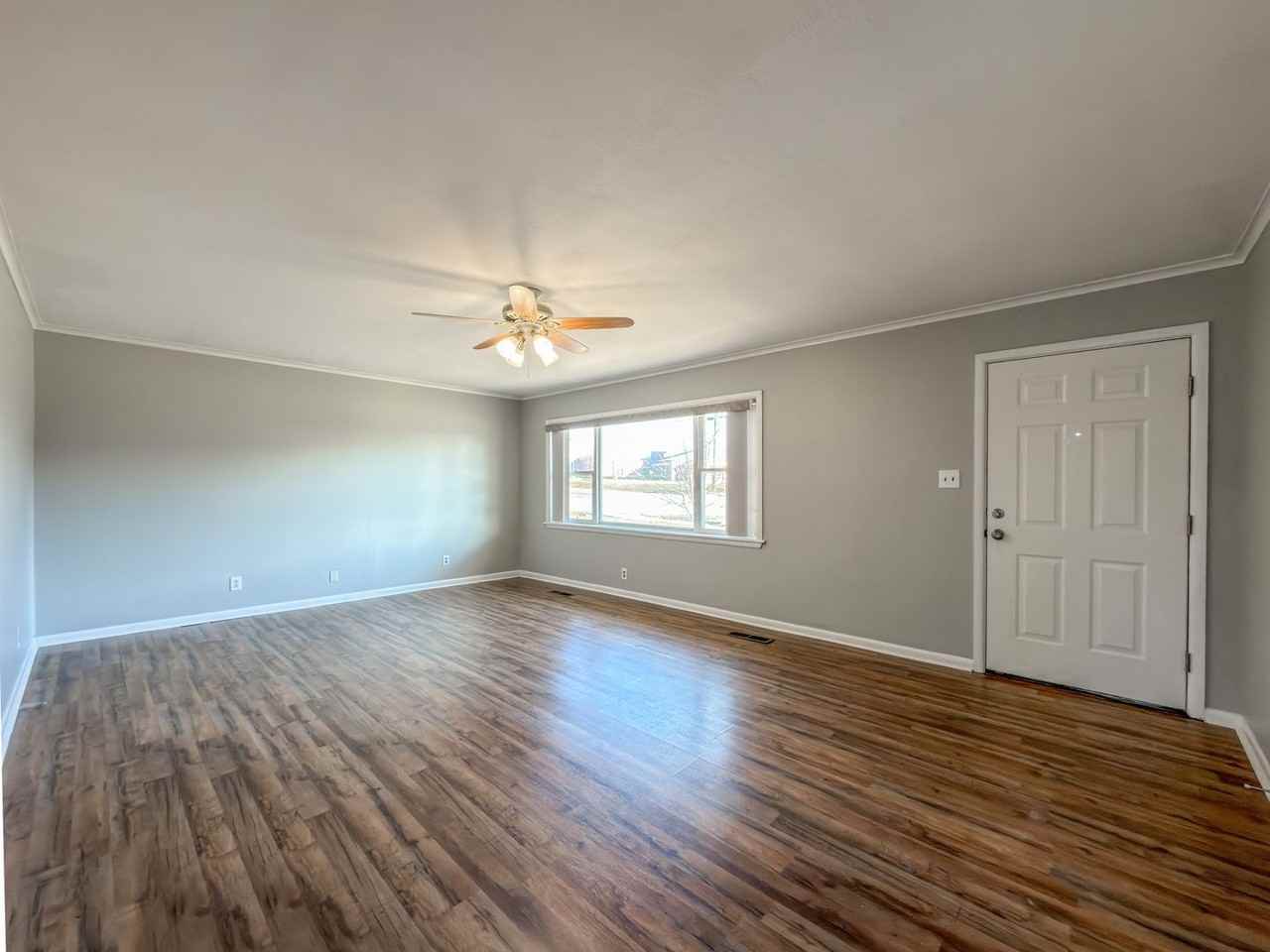 419 N Main St - Photo 2 of 18