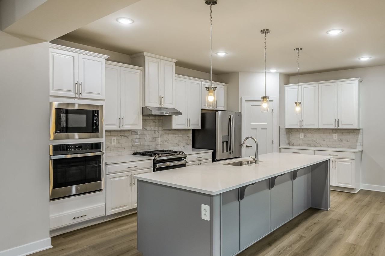 23680 Everett Valley Dr - Photo 6 of 30