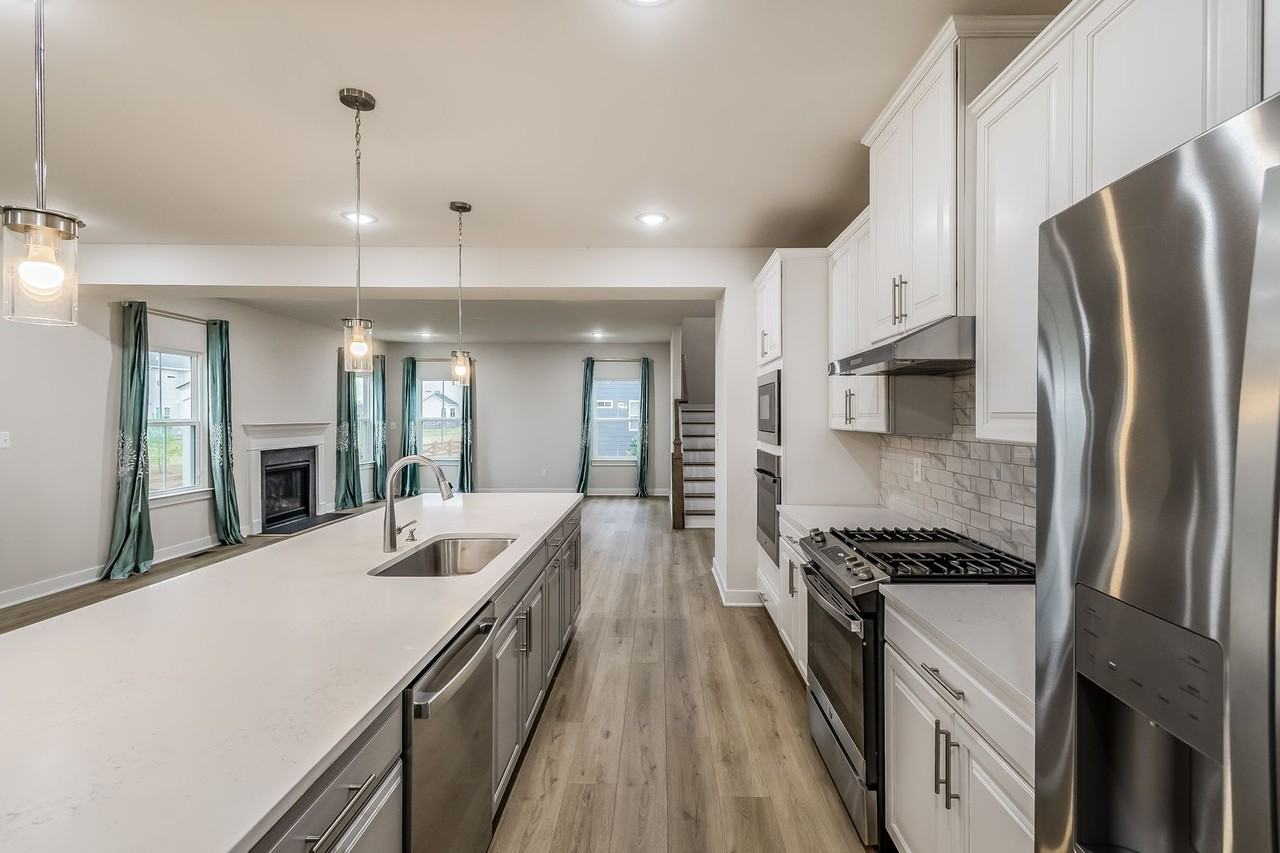 23680 Everett Valley Dr - Photo 7 of 30