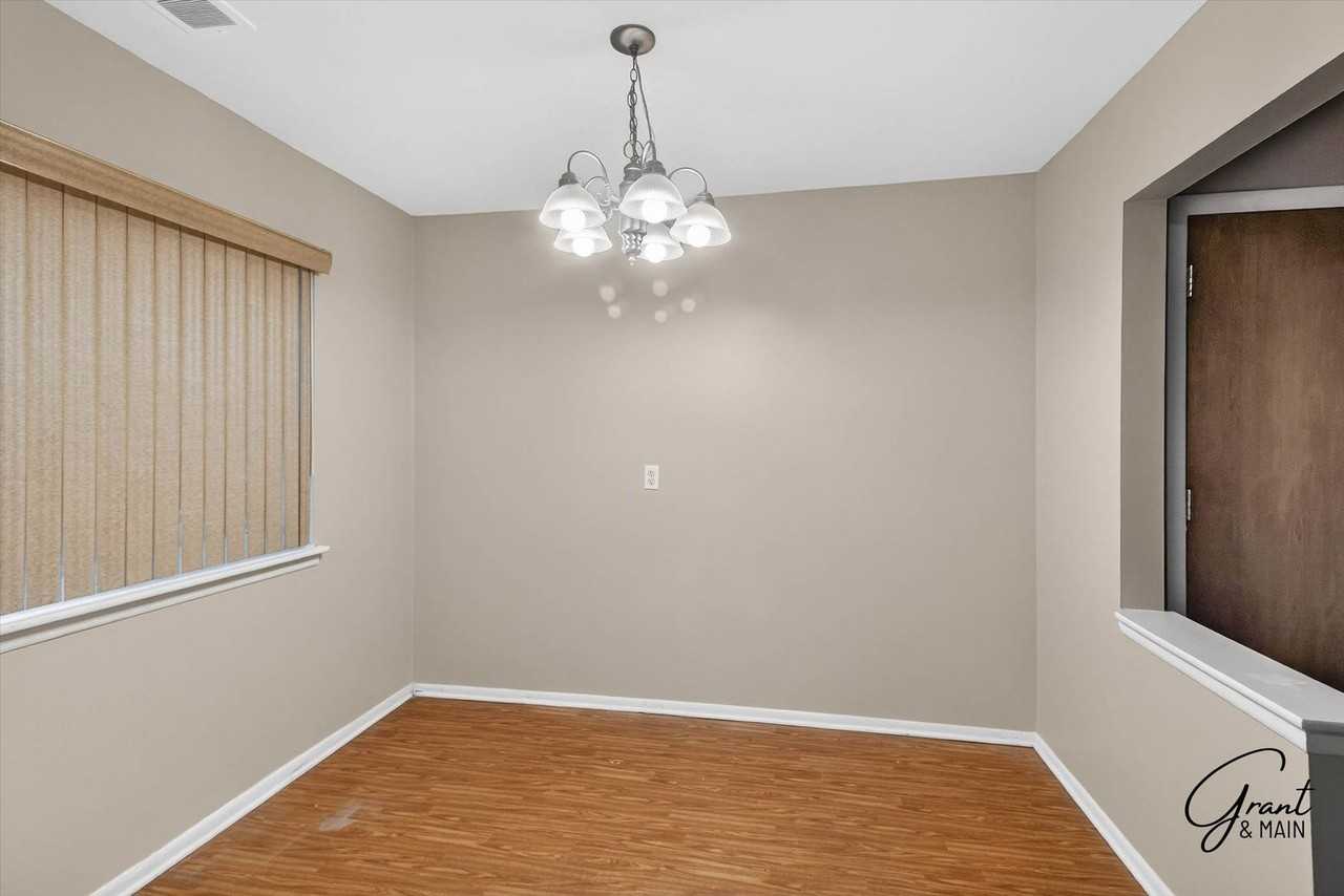 8180 Crestview Dr - Photo 6 of 19