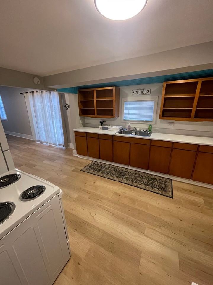 2622 E 2nd St - Photo 3 of 17