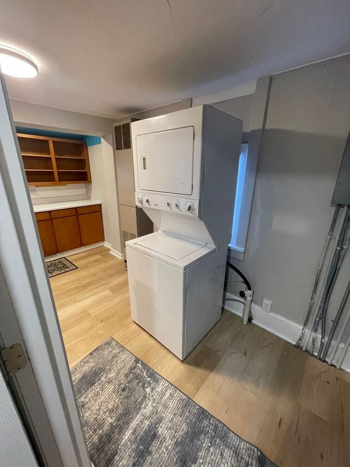 2622 E 2nd St - Photo 4 of 17