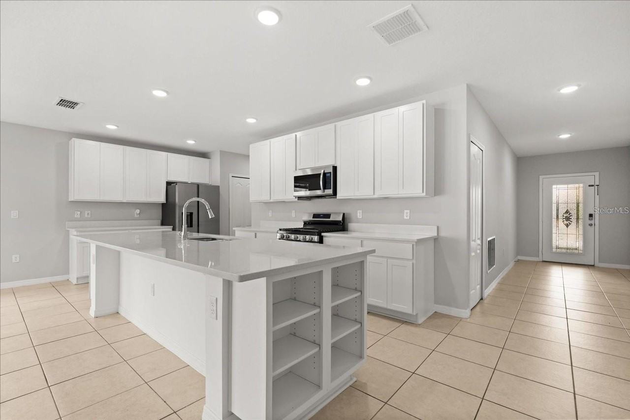 1436 Oak Marsh St - Photo 3 of 19