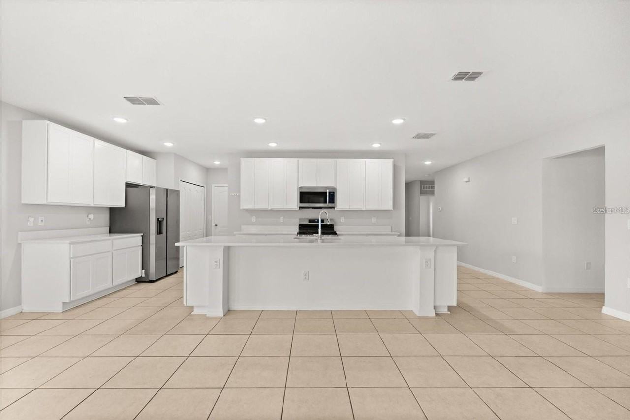 1436 Oak Marsh St - Photo 4 of 19