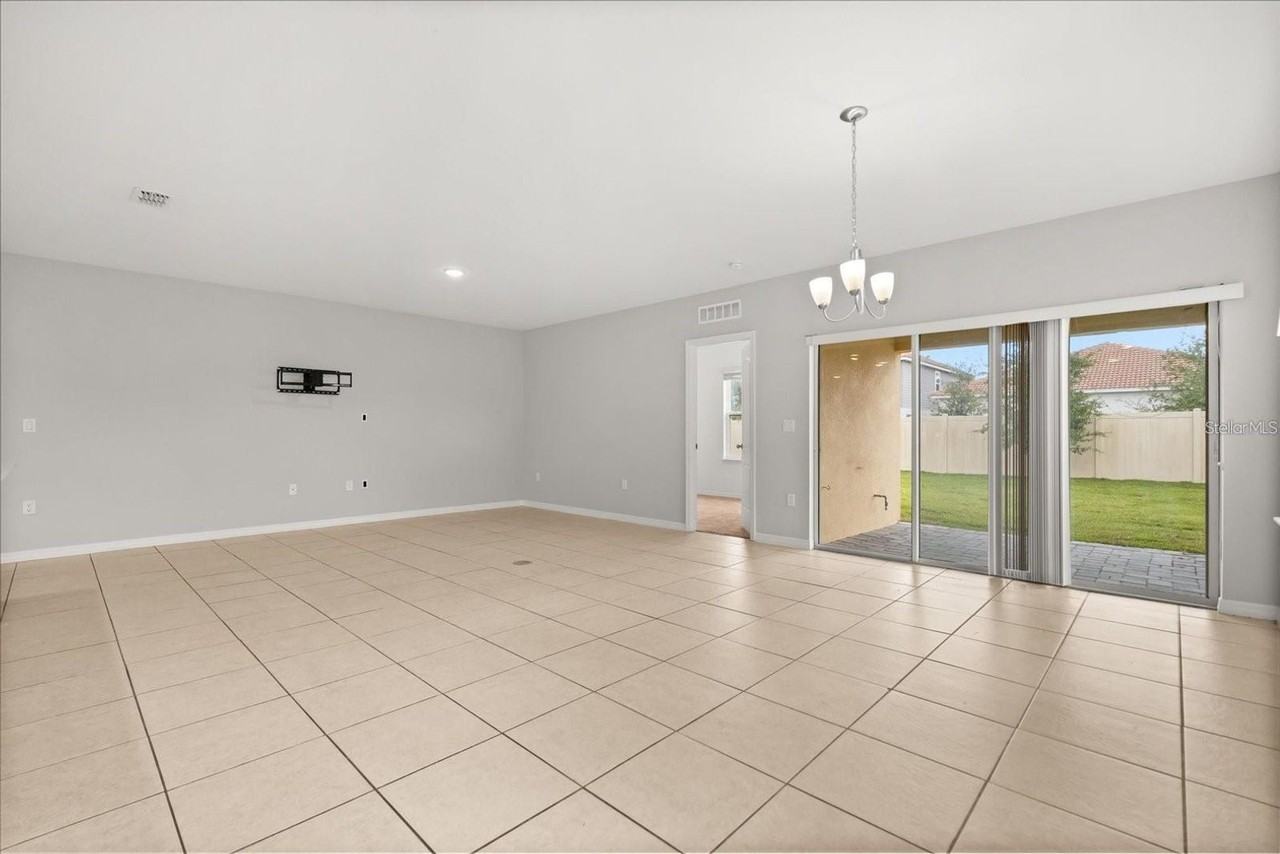 1436 Oak Marsh St - Photo 5 of 19