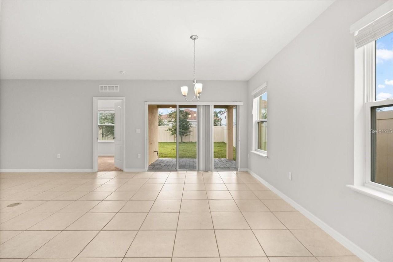 1436 Oak Marsh St - Photo 6 of 19