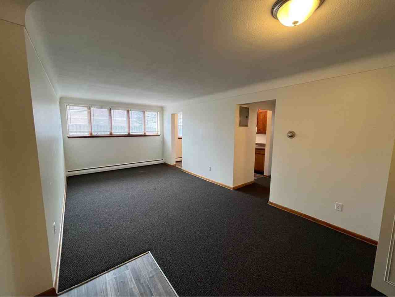 Phalen Apartments on Maryland! - Photo 3 of 15