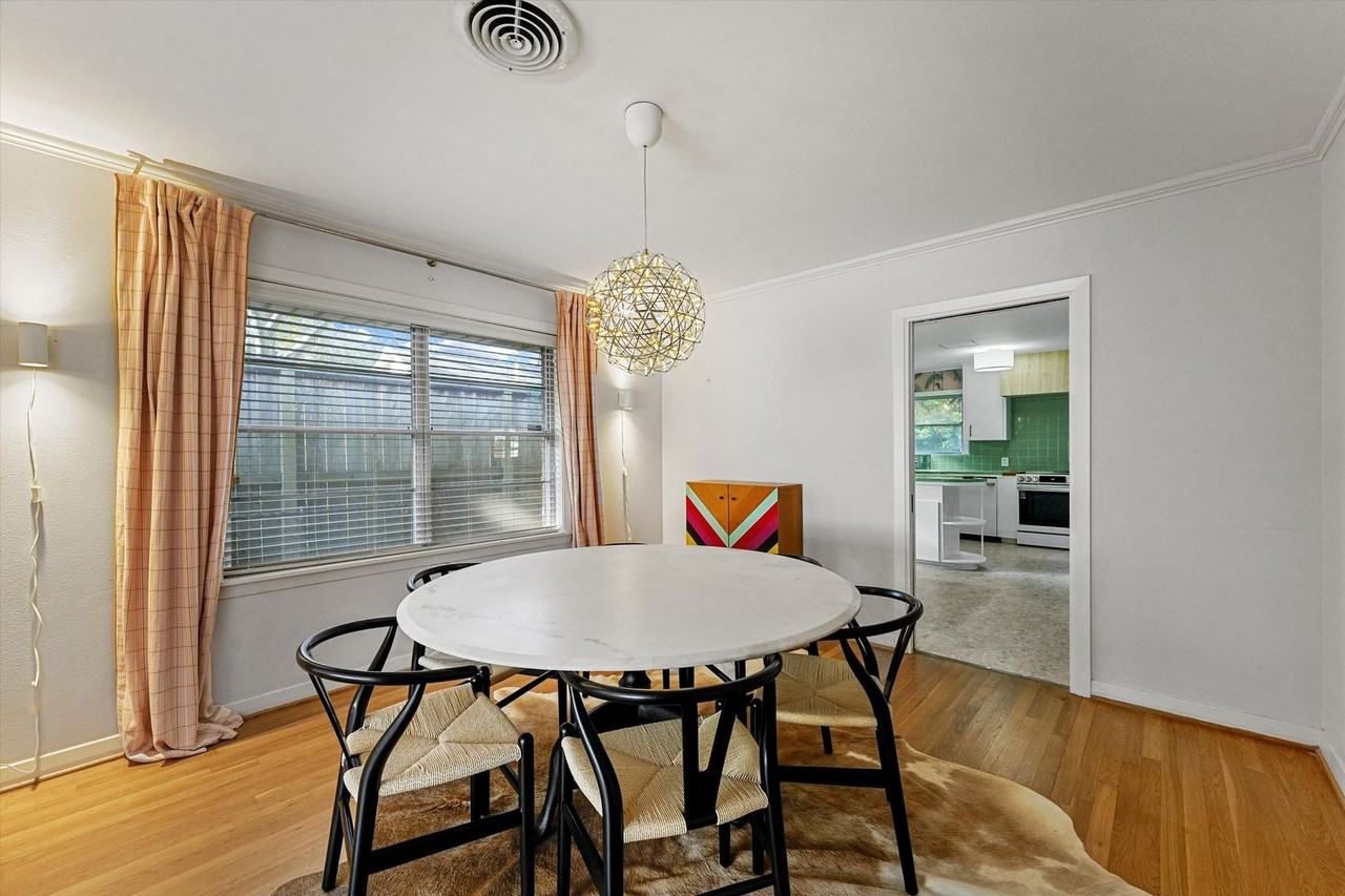 2052 Addison Rd - Photo 7 of 18