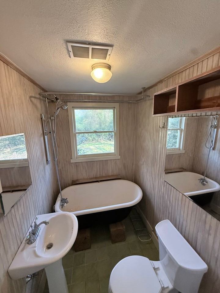 232 Gilleland Dr - Photo 5 of 9