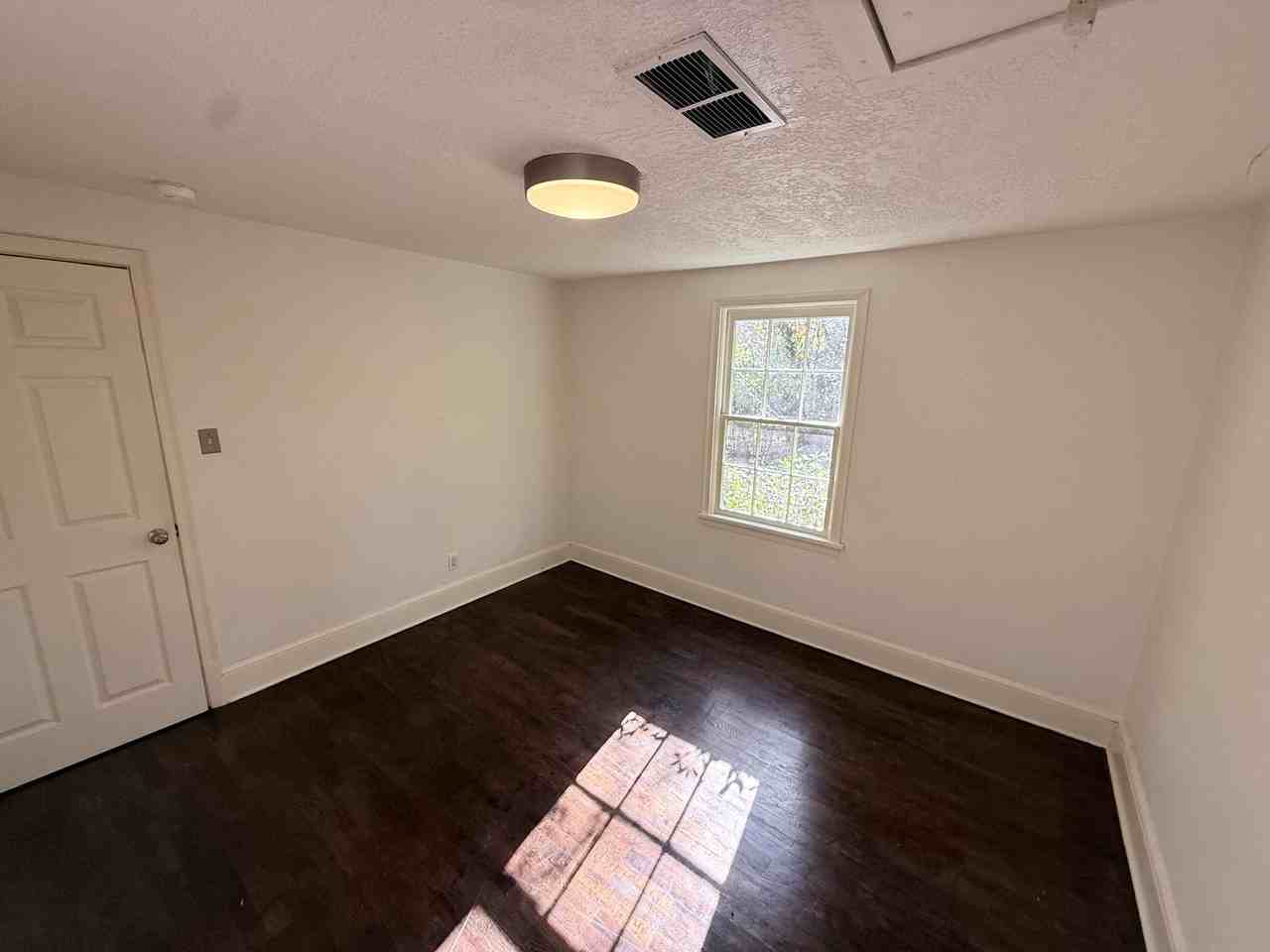 232 Gilleland Dr - Photo 7 of 9