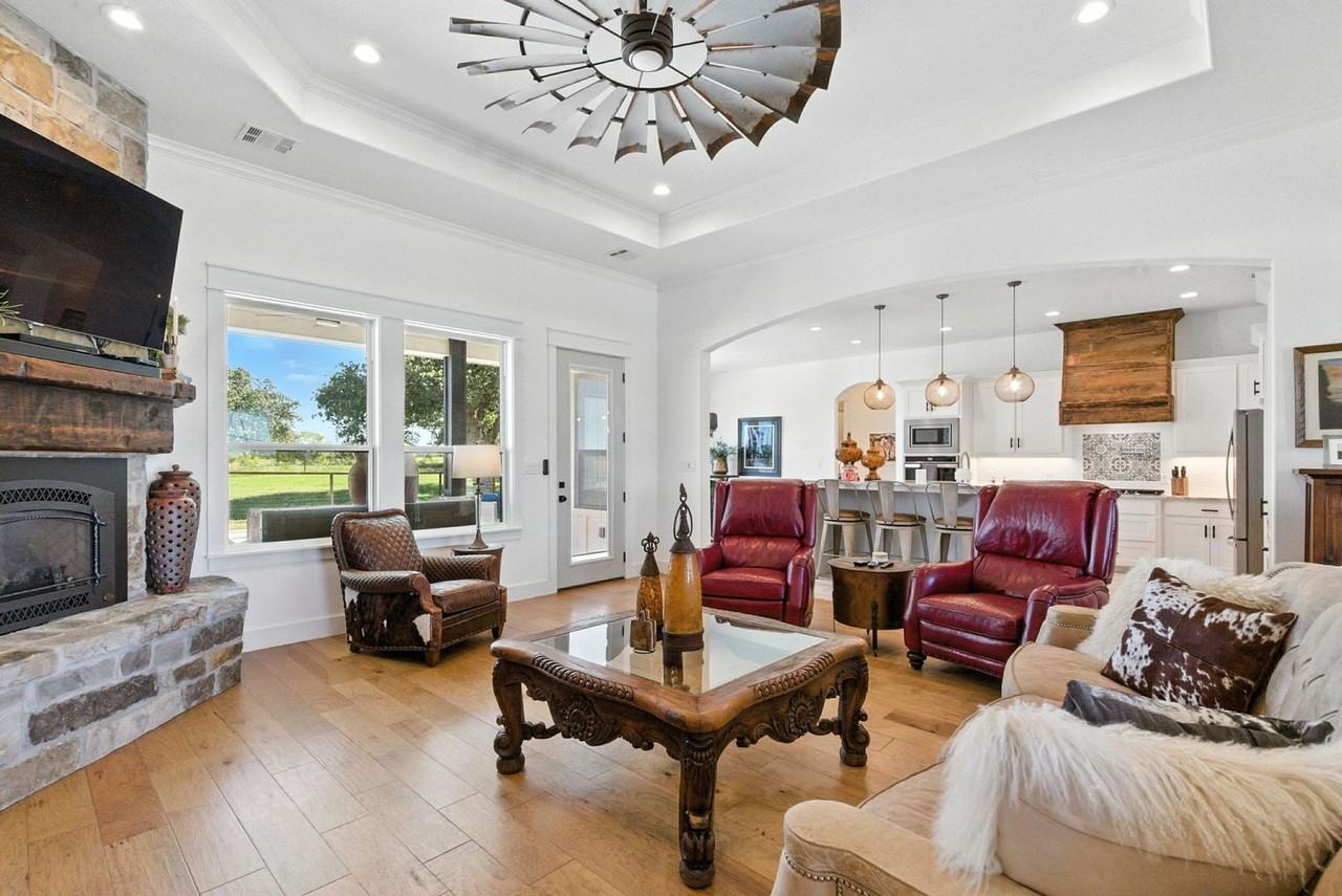 1000 Rambling Oaks Ln - Photo 5 of 30