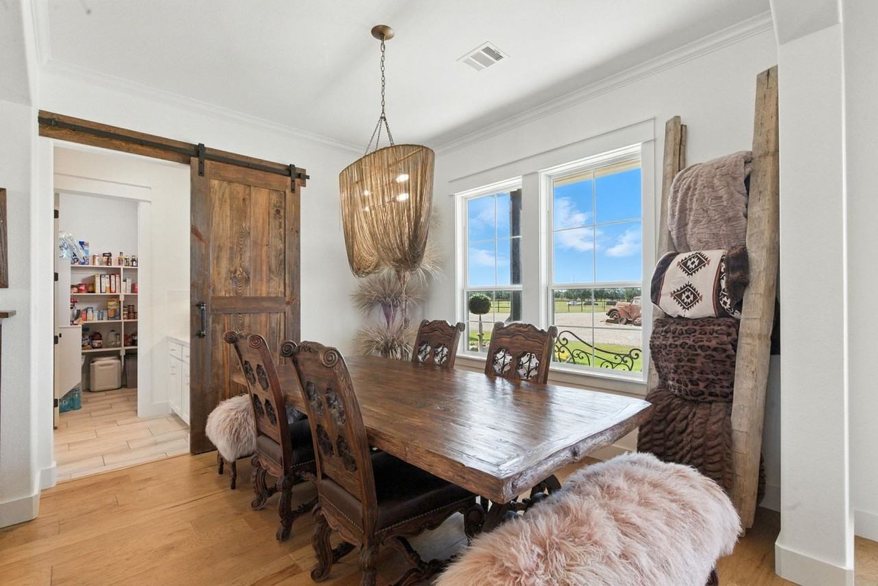 1000 Rambling Oaks Ln - Photo 7 of 30