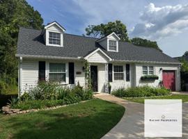 featured image of 107 S Franklin Rd