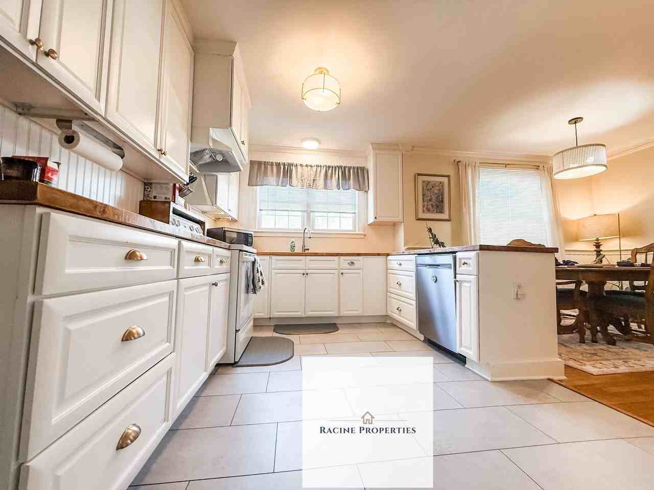 107 S Franklin Rd - Photo 5 of 11