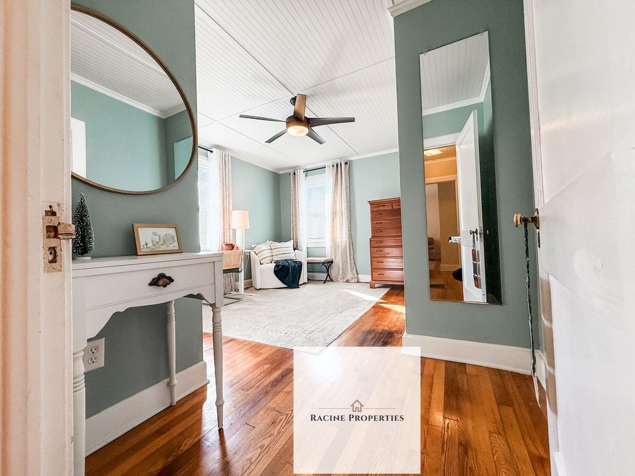 107 S Franklin Rd - Photo 7 of 11