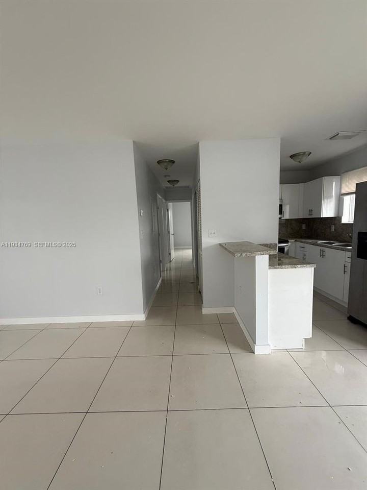 2121 2121 NW 72nd 2121 - Photo 4 of 12