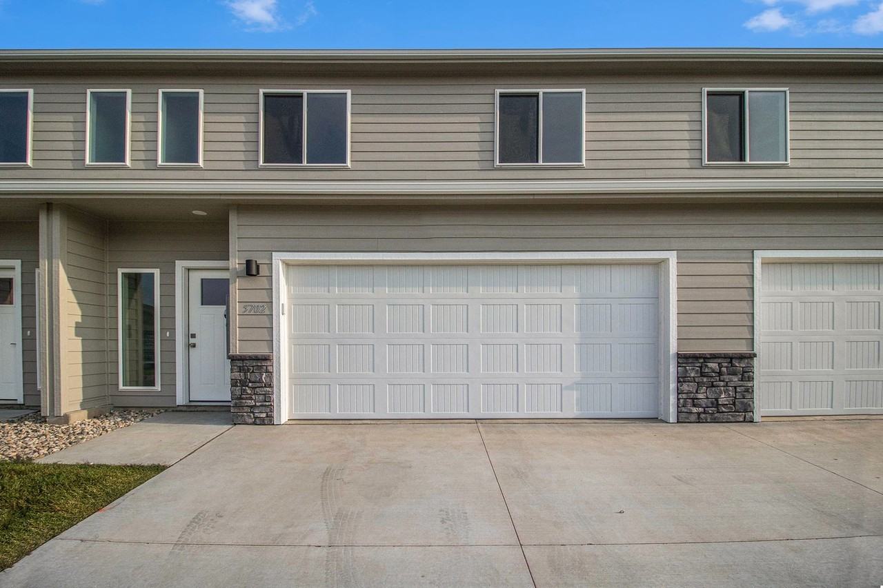 5702 E Avett Pl - Photo 3 of 26