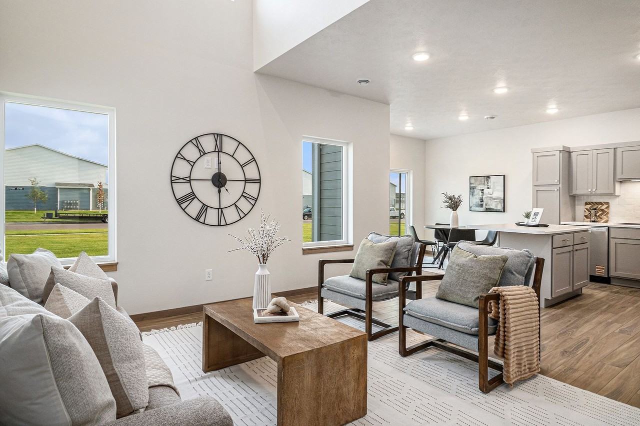 5702 E Avett Pl - Photo 4 of 26