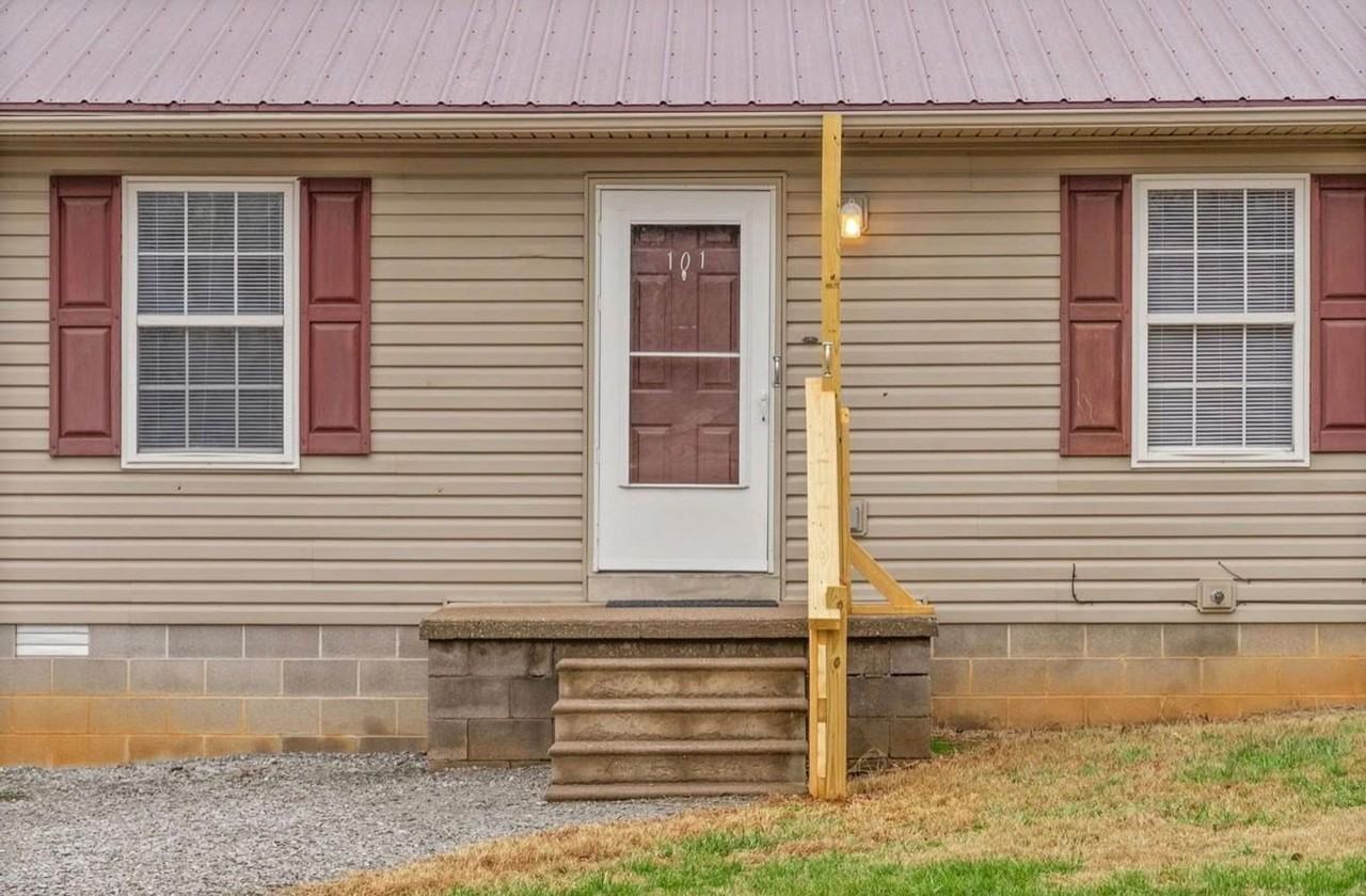 101 Avalon Blvd - Photo 2 of 26