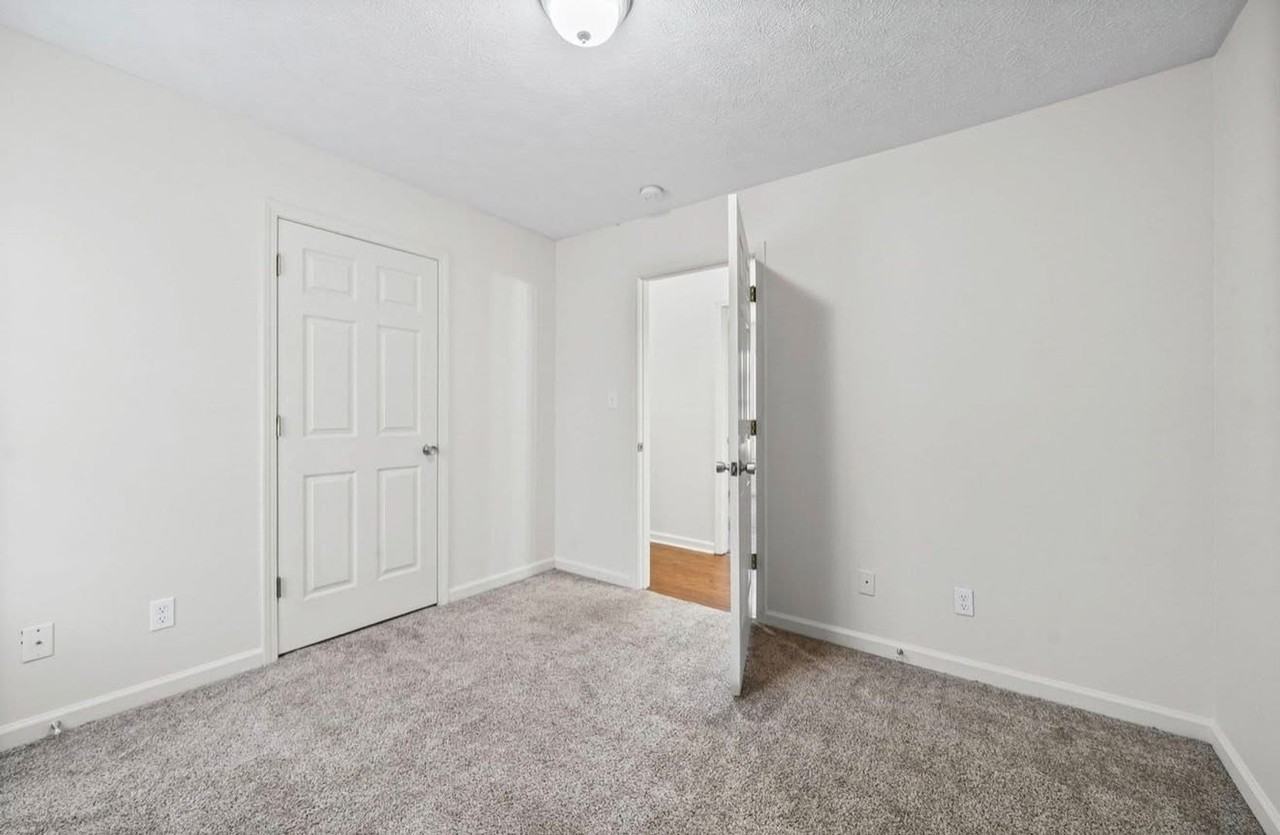 101 Avalon Blvd - Photo 4 of 26