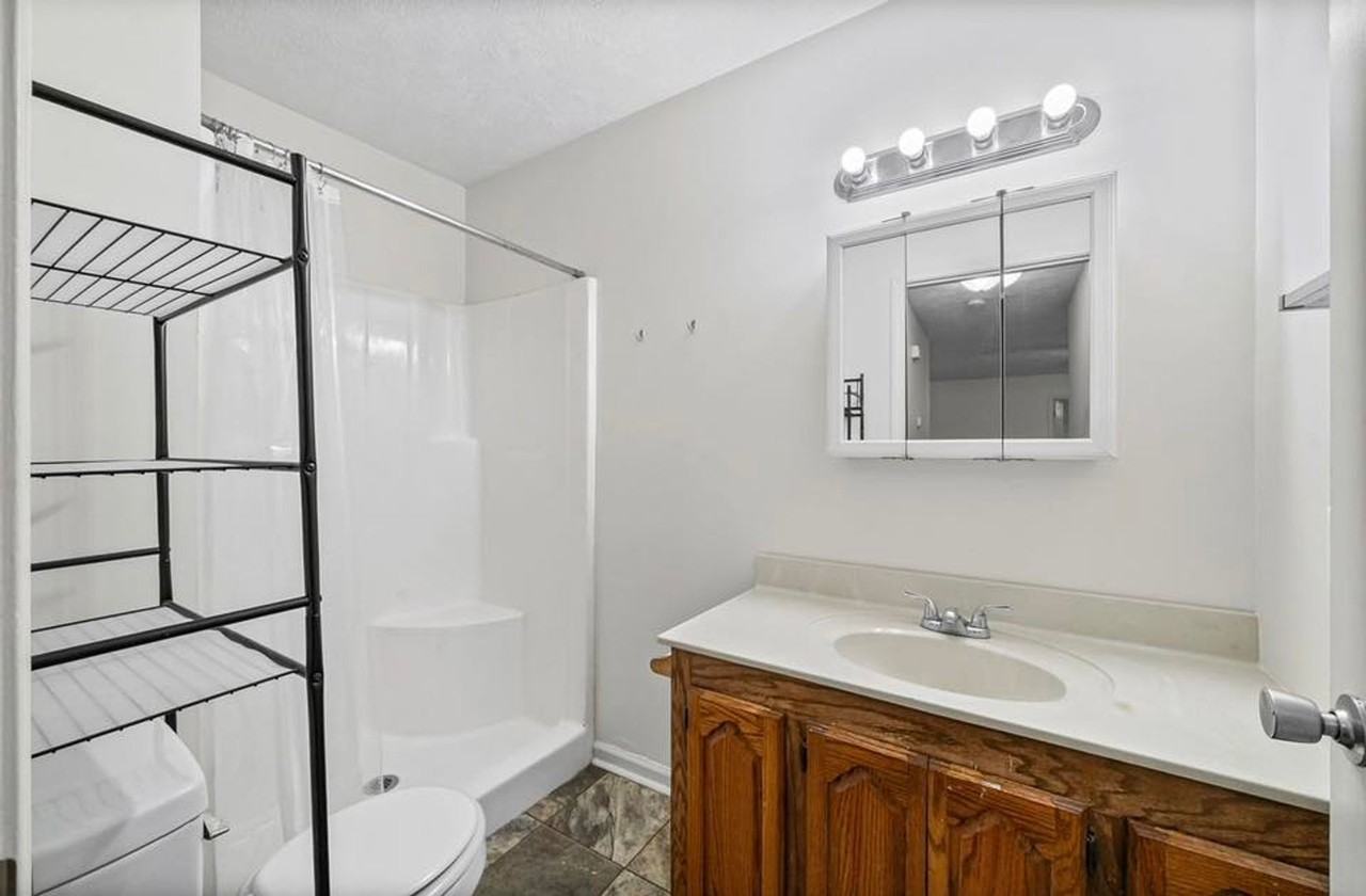 101 Avalon Blvd - Photo 5 of 26