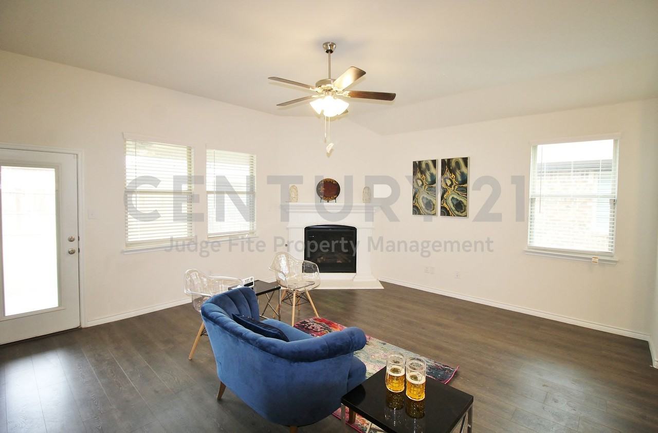 4130 Ellinger Dr - Photo 3 of 11