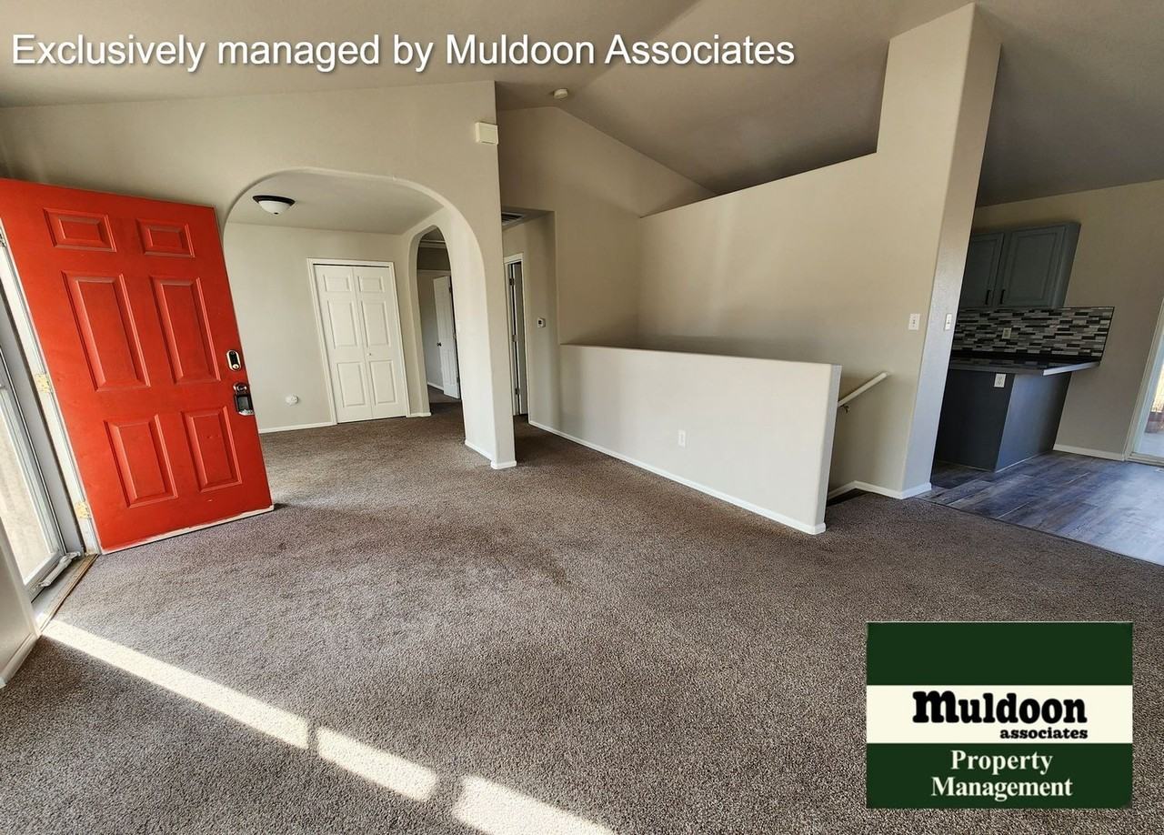 765 S Sterling Dr - Photo 3 of 12