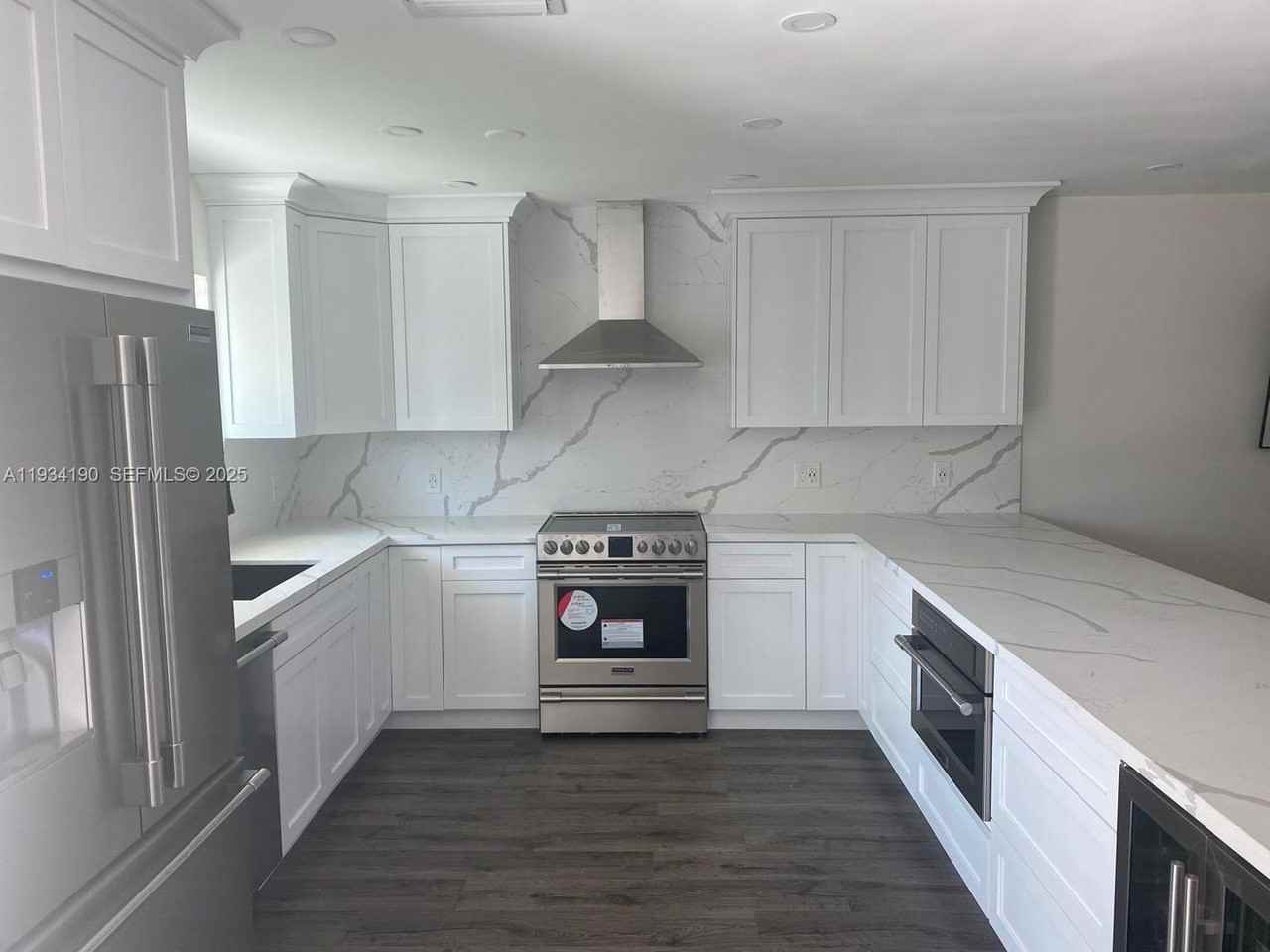 2100 Sw 100th Ave - Photo 2 of 10