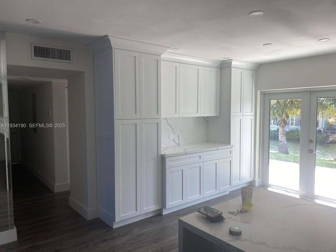 2100 Sw 100th Ave - Photo 3 of 10