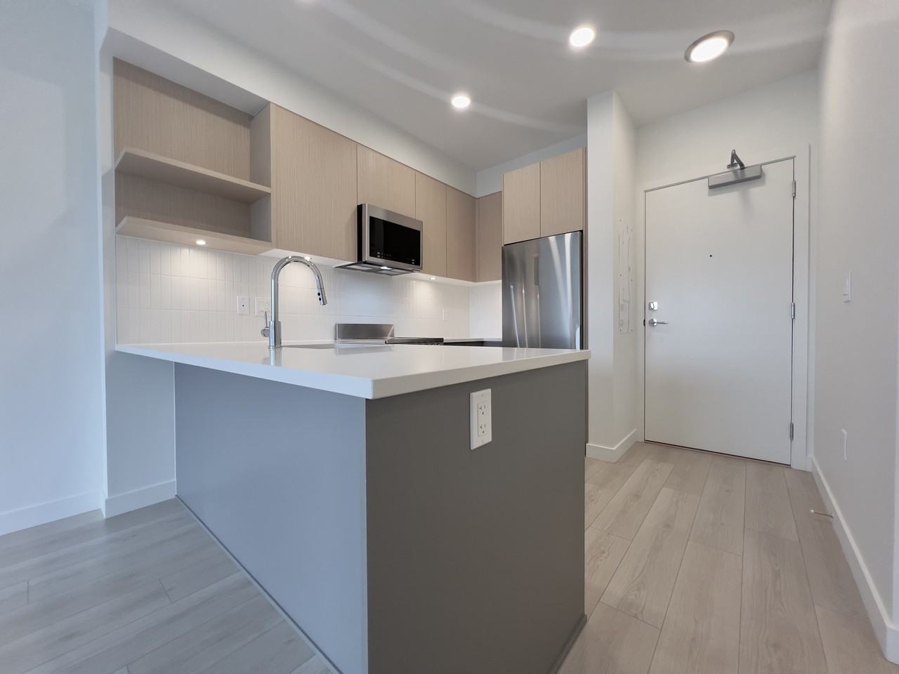 10777 138 Street #602 - Photo 3 of 24