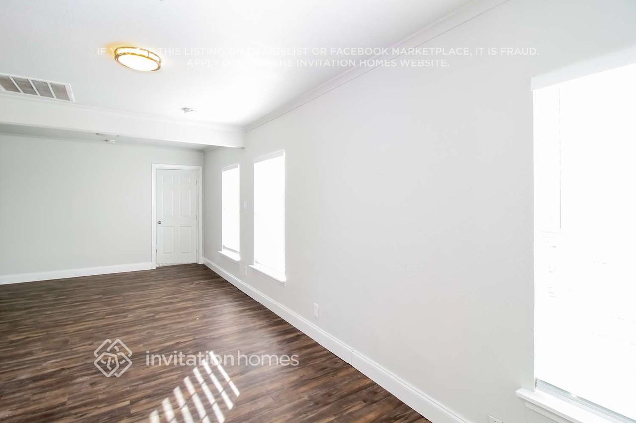 403 E Standifer St #B - Photo 2 of 14