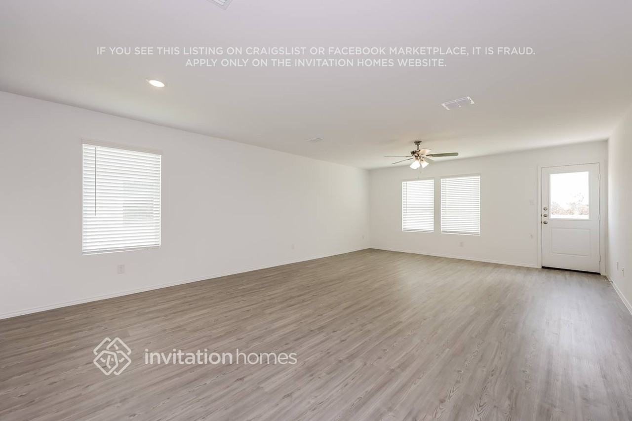 10209 Hackberry Spring Way - Photo 4 of 17