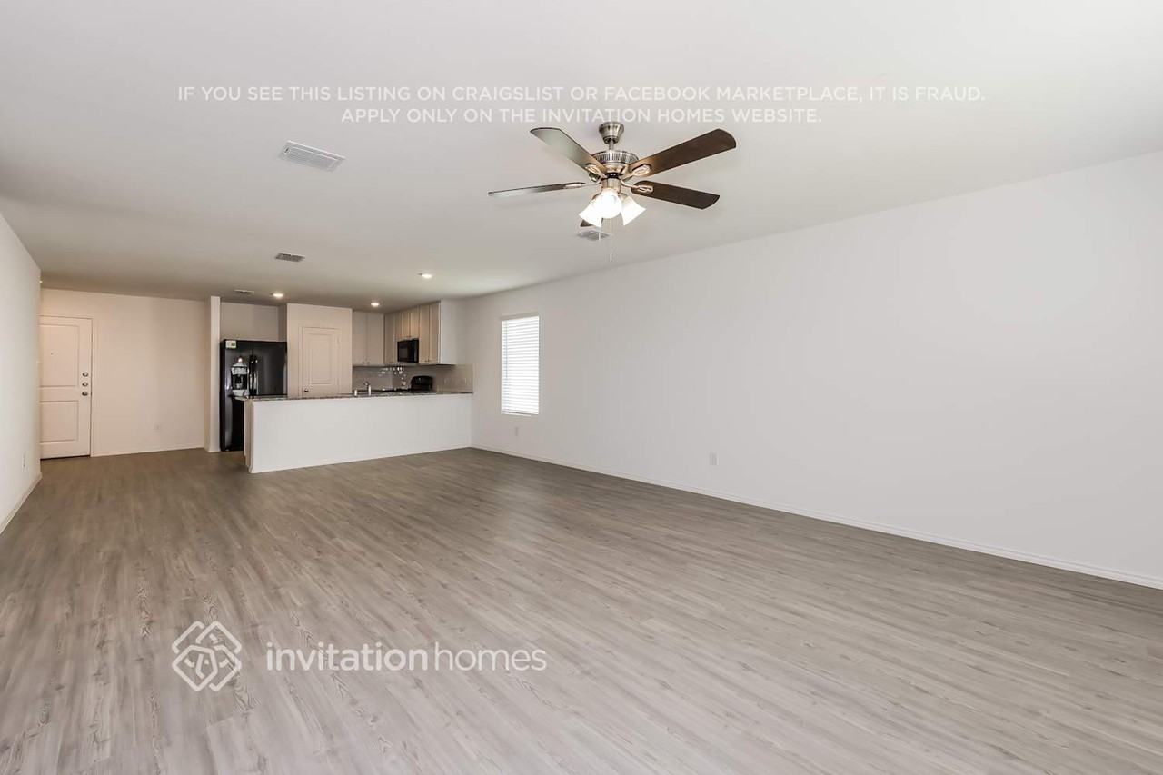 10209 Hackberry Spring Way - Photo 5 of 17