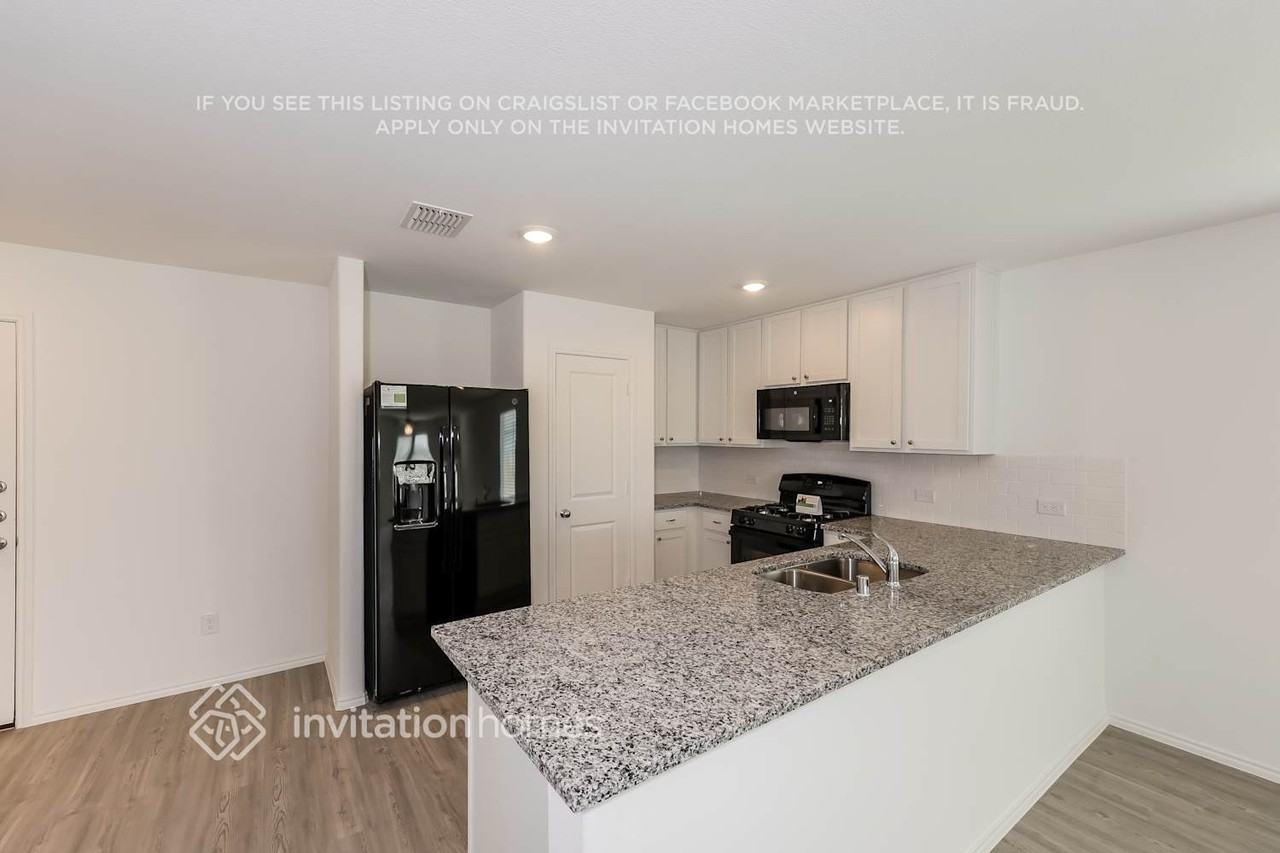 10209 Hackberry Spring Way - Photo 7 of 17