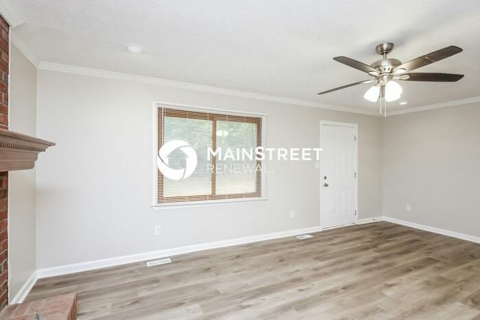 6449 Laural Bnd - Photo 3 of 17