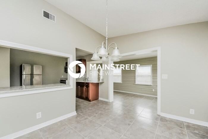 713 E Flag Way - Photo 4 of 16