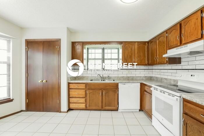 1501 N Aztec Ave - Photo 5 of 17