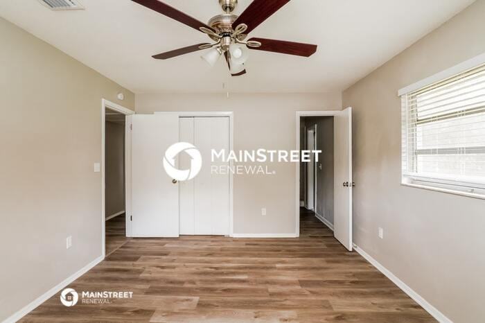 1247 Kingston Ave - Photo 6 of 16