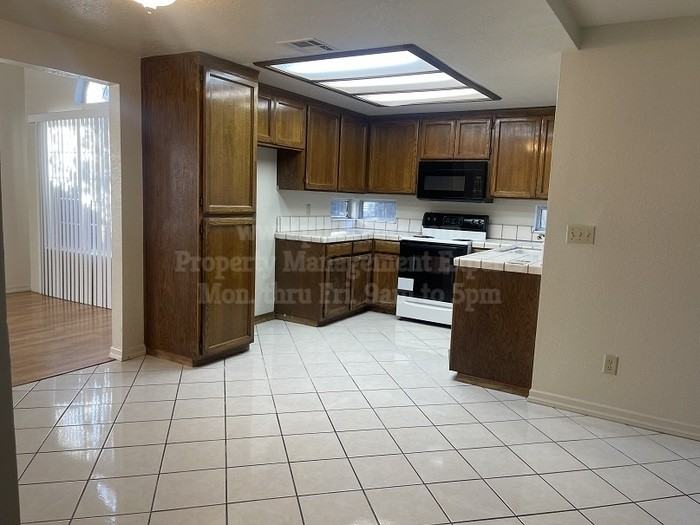 8761 Deer Creek Cir - Photo 3 of 5