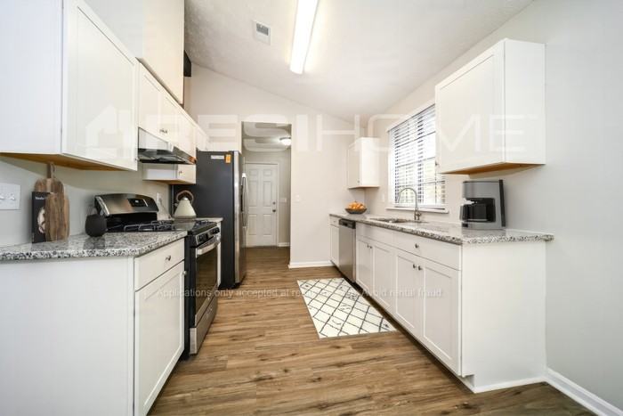 370 Ridge Trl - Photo 2 of 18