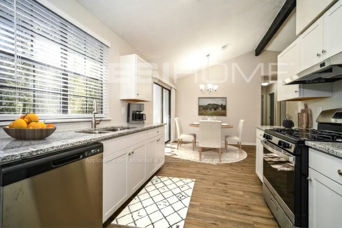 370 Ridge Trl - Photo 3 of 18