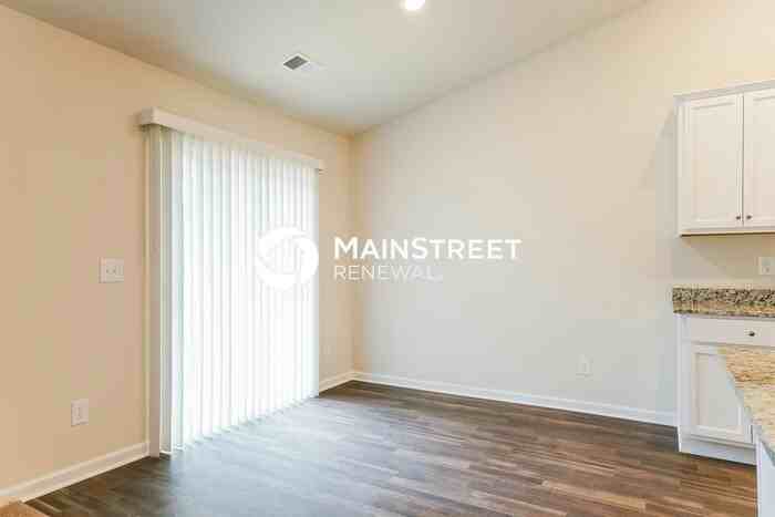 508 Gusty Ln - Photo 4 of 16