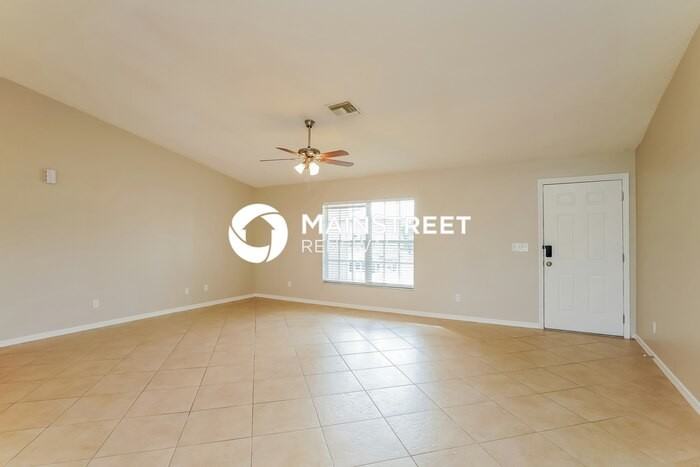 1405 Sw 13th Ter - Photo 5 of 16