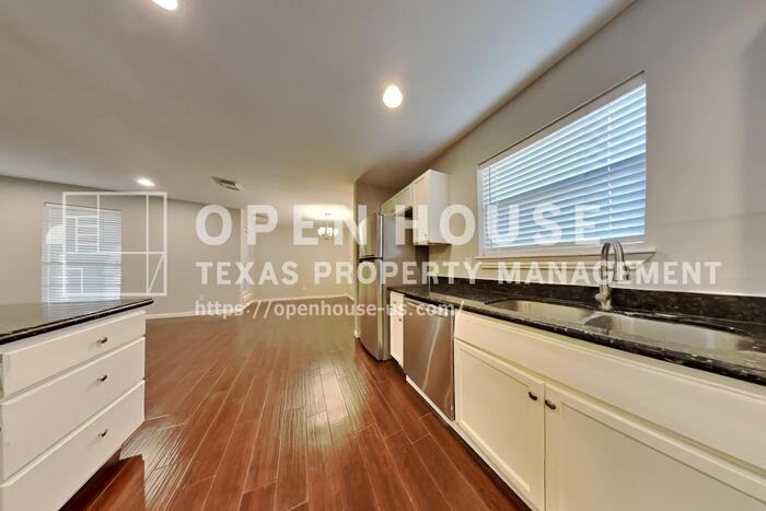 10103 Golden Meadow Dr - Photo 6 of 22