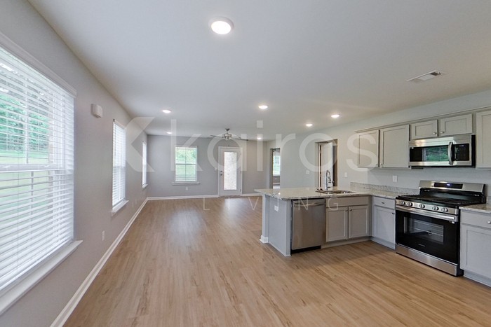 657 June St - Photo 4 of 21