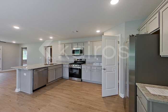 657 June St - Photo 5 of 21