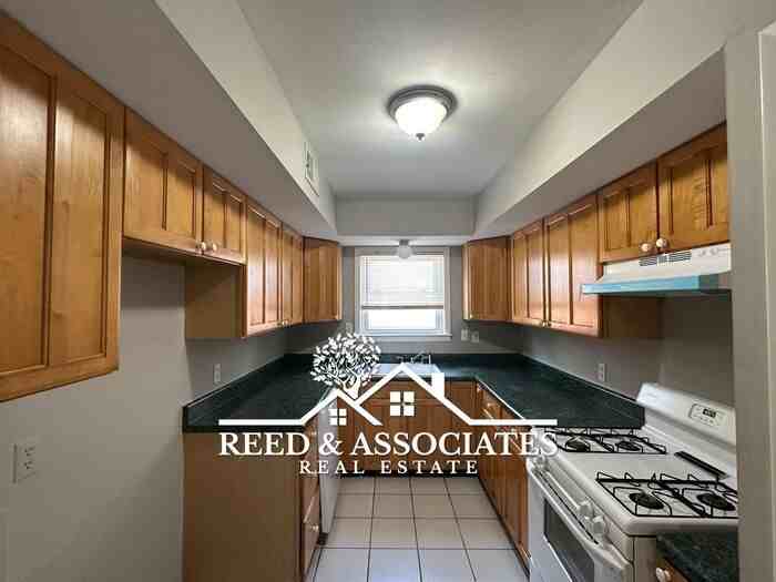 2868 Summerhurst St - Photo 4 of 14