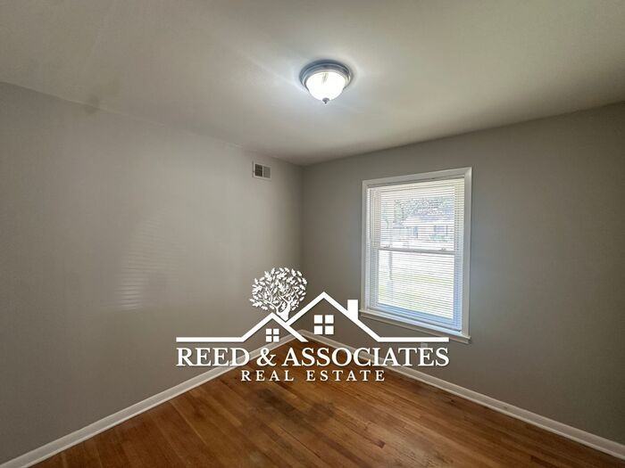 2868 Summerhurst St - Photo 7 of 14